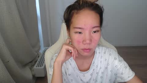 mira_g online show from October 15, 6:49 am