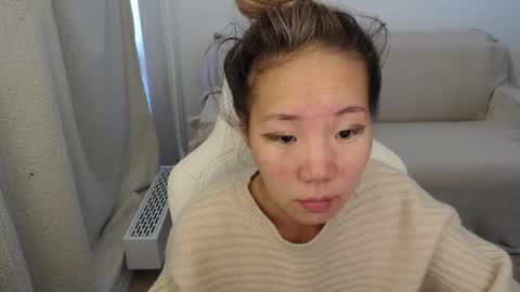 mira_g online show from September 29, 6:23 am