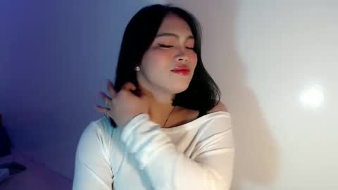 Snapshot of mira_luna222 chatting on February 6, 5:46 am Mira Bella online show from February 6, 5:46 am