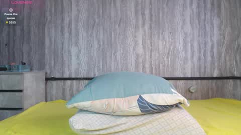 mira_one_ online show from March 14, 10:08 am