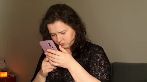 Meera online show from April 4, 9:00 pm