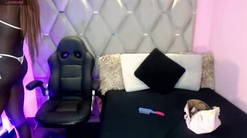 mirandaacollins online show from November 5, 11:34 am