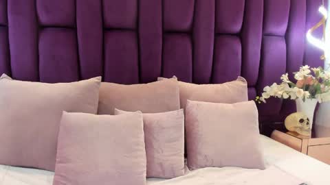 Miranda  online show from April 3, 2:24 pm