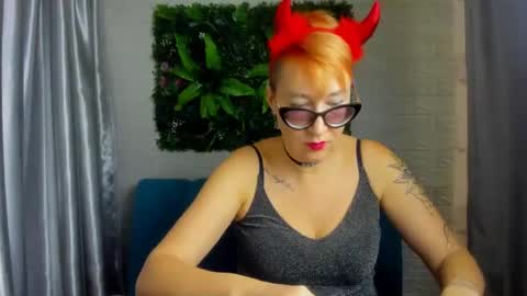 mirandagill online show from December 9, 11:36 am