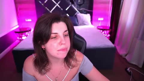 Snapshot of mirandawarm chatting on October 14, 5:54 am Miranda online show from October 14, 5:54 am
