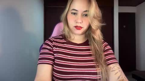 Snapshot of mirilinda chatting on October 24, 2:23 am mirilinda online show from October 24, 2:23 am