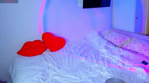 Snapshot of mirrorofsoul chatting on September 25, 6:42 am Shelley online show from September 25, 6:42 am