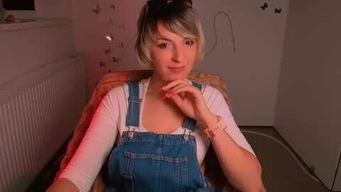 Mishelle online show from May 4, 6:47 pm
