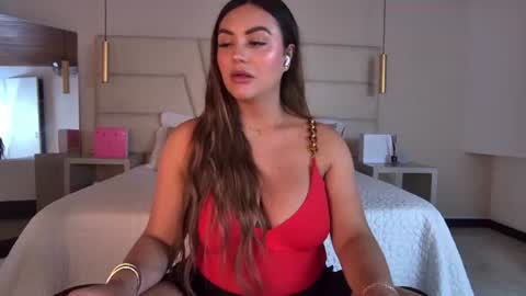 miss__ary_ online show from June 20, 12:11 pm