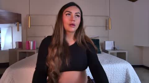 miss__ary_ online show from June 17, 11:59 am