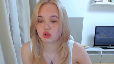 miss__selena online show from February 25, 8:21 pm