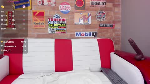 Zoe online show from December 18, 9:18 pm