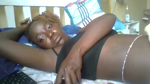 Snapshot of miss_atitude chatting on September 28, 6:22 am miss_atitude online show from September 28, 6:22 am