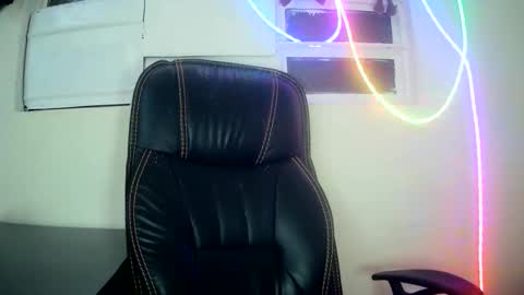 spicey online show from May 17, 9:29 am