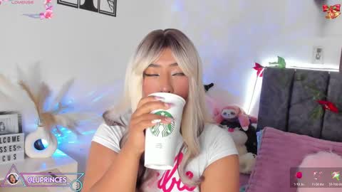 Snapshot of miss_brunette_ chatting on February 13, 11:04 pm lucy 3 online show from February 13, 11:04 pm