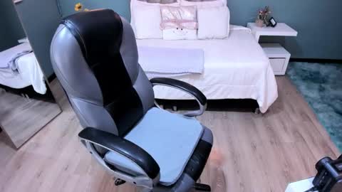 Cataleya online show from November 25, 12:48 pm