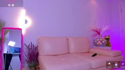 Elia online show from March 6, 4:39 pm