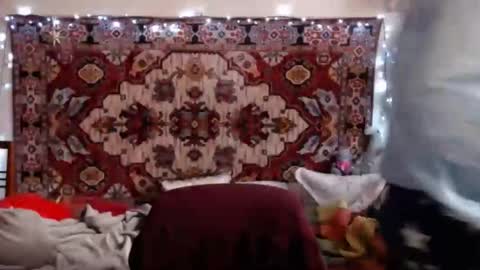 Elis online show from February 13, 12:11 pm