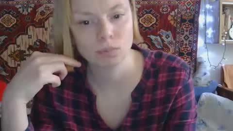 Elis online show from April 10, 1:16 pm