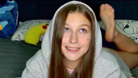 Emily online show from November 21, 6:06 pm