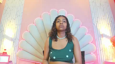 miss_evans_ online show from January 12, 2:24 pm