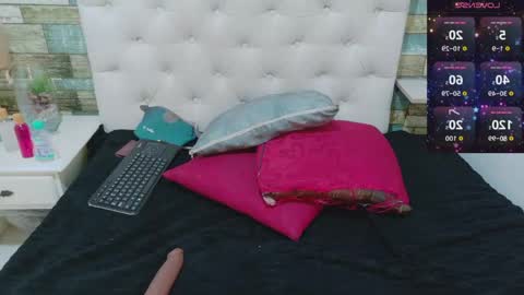 miss_evans_ online show from June 2, 3:25 pm
