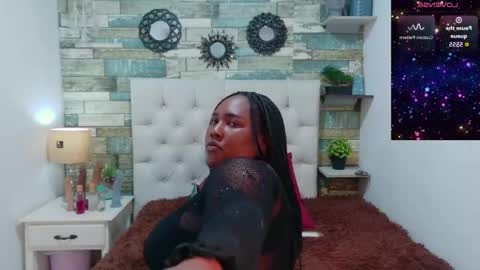 miss_evans_ online show from May 7, 3:08 pm