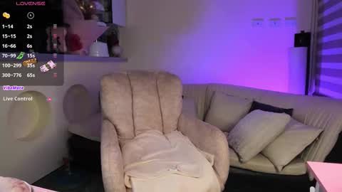 insta    online show from October 5, 4:32 am