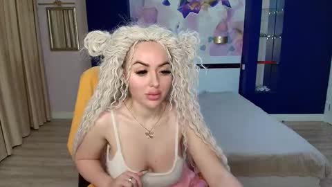 miss_kiten online show from November 3, 3:18 am