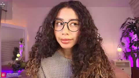 Amy Olivera online show from November 5, 1:13 pm