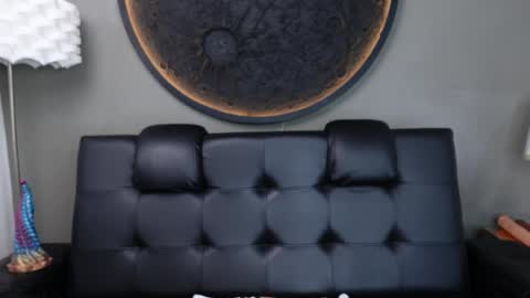 Vaiolette online show from April 10, 11:15 am