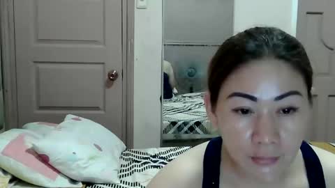 HOT MOMMY ZEPHYR online show from April 1, 1:41 pm