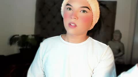 miss_zz online show from April 12, 12:20 pm