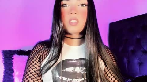 miss_zz online show from October 29, 5:15 pm