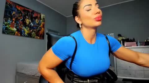 Alesyamuscledoll online show from February 7, 12:39 pm