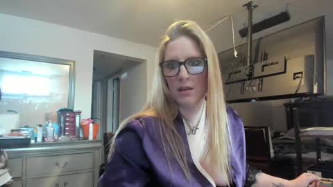 Snapshot of missandsircum chatting on March 5, 2:12 pm missandsircum online show from March 5, 2:12 pm