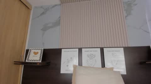 misscheelsee_as online show from December 23, 7:20 pm