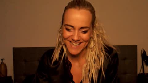 Miss conly online show from January 9, 11:16 am