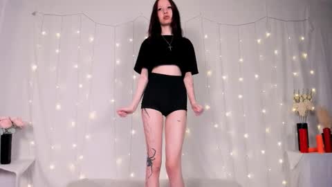 misscornelia online show from November 27, 2:19 am