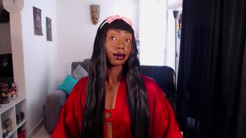 Emilie Diaz online show from February 23, 3:58 pm