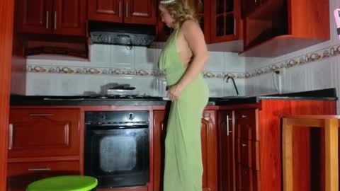 Escarlet online show from October 9, 3:01 am