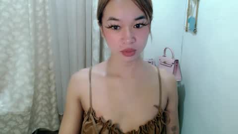 missfantasia online show from May 6, 2:39 am