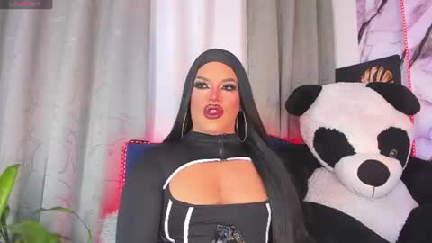 kassandra lazcano online show from June 26, 1:44 am