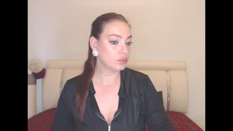 Khloe online show from March 22, 6:17 am