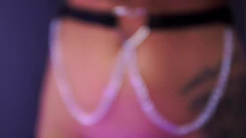 misskiarra online show from February 12, 5:26 am