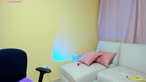 Kimberly Alejandra online show from June 26, 2:39 am