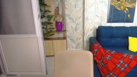 MissLaura online show from January 14, 6:10 am