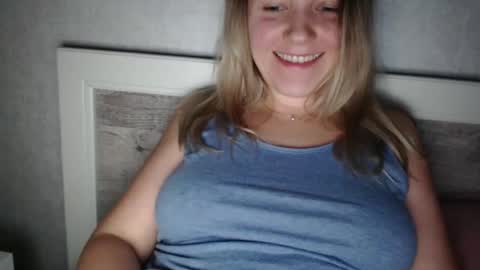 MissLi online show from December 4, 6:22 pm