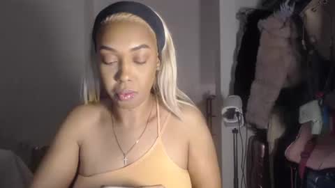 kourtn3ylov3  twitter online show from February 17, 5:28 am