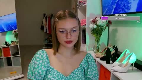 OneGoddess online show from November 4, 6:09 pm